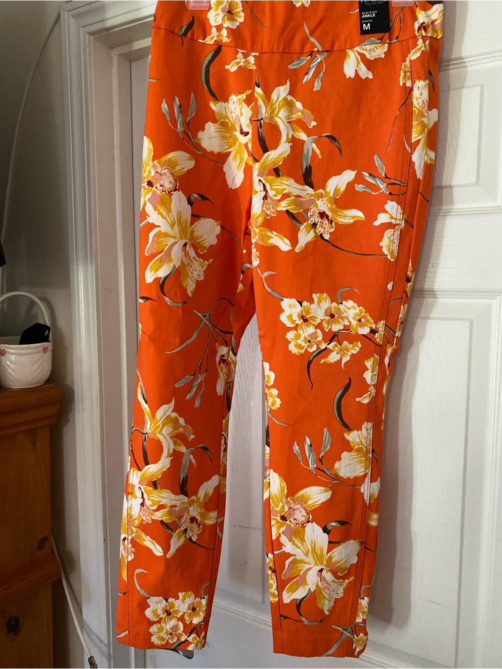 New York & Company Orange Floral Cropped Ankle Pants